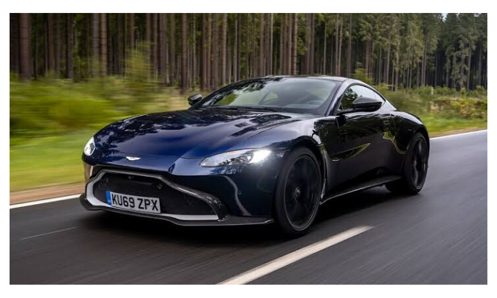 Viaja siempre protegido con tu compañía de seguros y tu aston martin